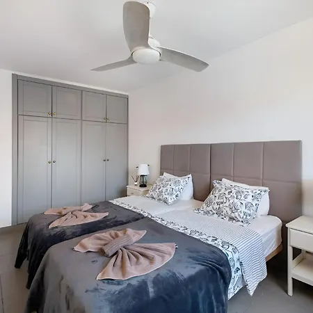 En Playa De Americas, Torre Del Sol Apartment *