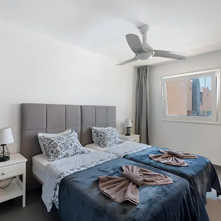 En Playa De Americas, Torre Del Sol Appartement *