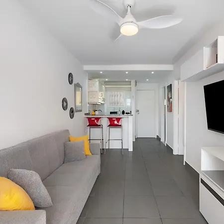 Brisa Del Atlantico En Torre Del Sol, Americas